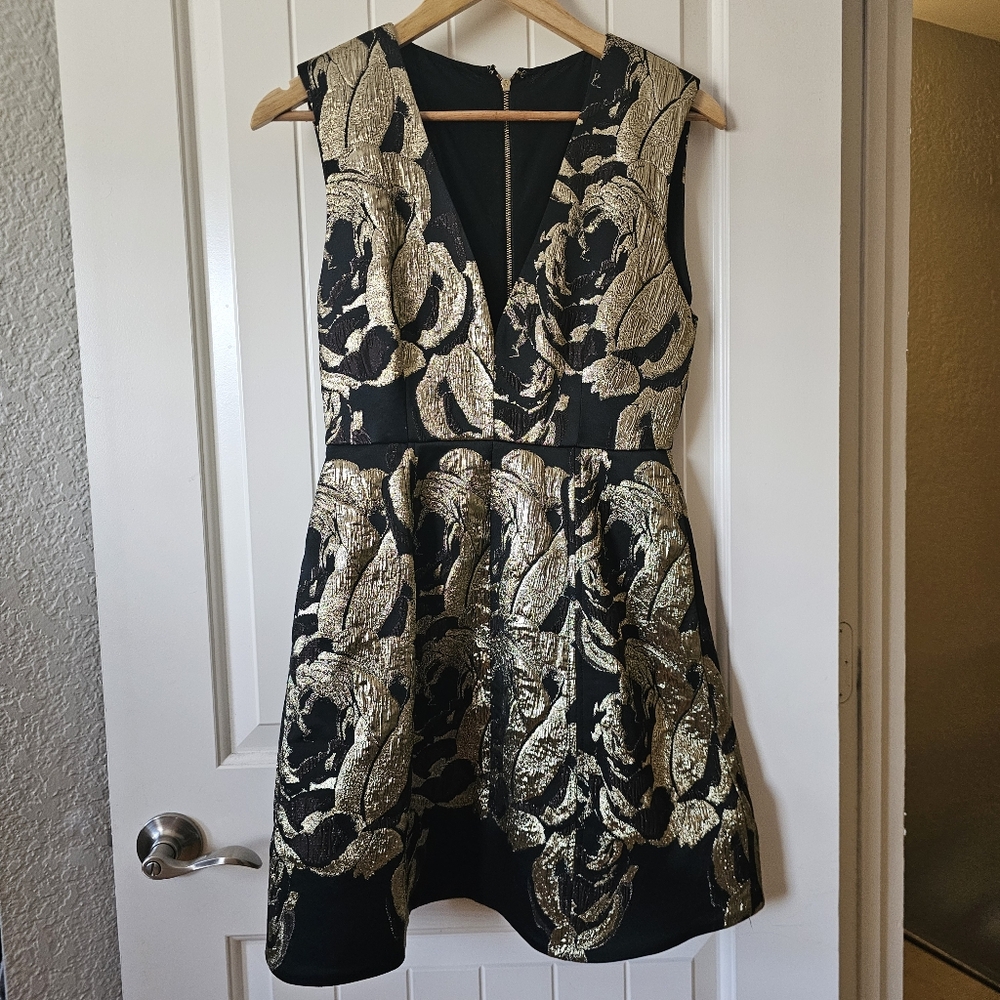 Alice + Olivia Black Gold Metallic Brocade Fit & Flare Cocktail Dress Size 4